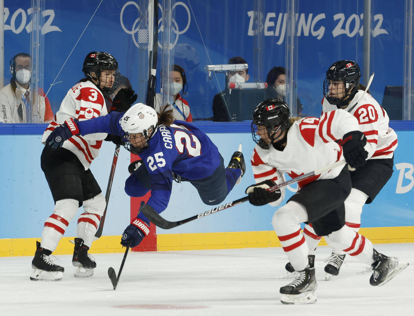 L'équipe féminine américaine de hockey sur glace remporte l'argent !